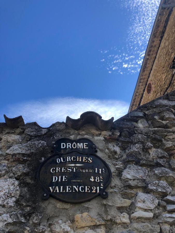 Bed and Breakfast Domaine Des Chabriers Ourches Экстерьер фото
