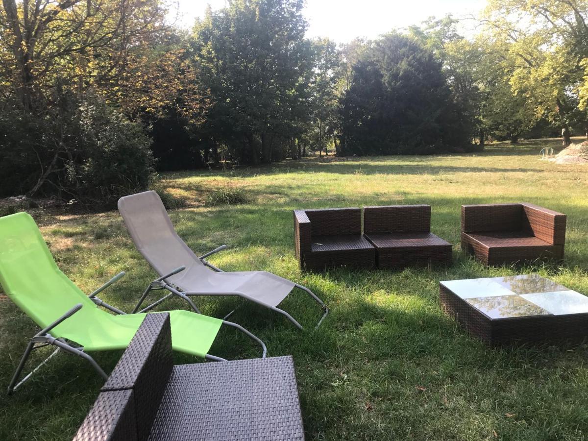 Bed and Breakfast Domaine Des Chabriers Ourches Экстерьер фото